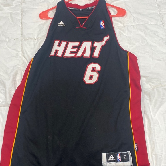 Miami Heat LeBron James #6 Black Jersey - Picture 1 of 2